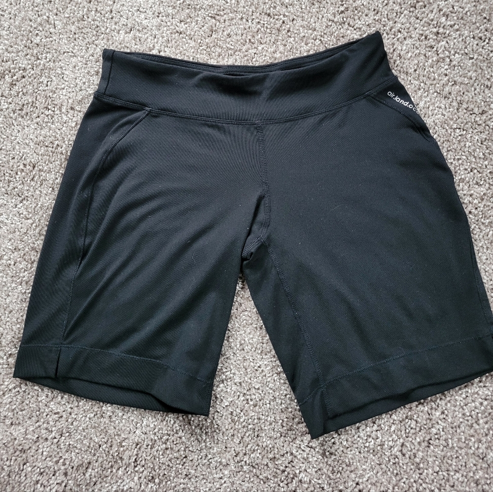 Alo Yoga Womens Size S Biker Shorts Black 9" Inseam
